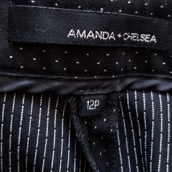 Amanda and Chelsea - Picture 3 of 8